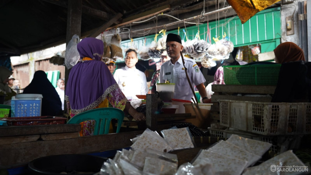 26 Maret 2025 -&nbsp;Sidak Pasar Menjelang Hari Raya Idul Fitri di Pasar Atas Sarolangun