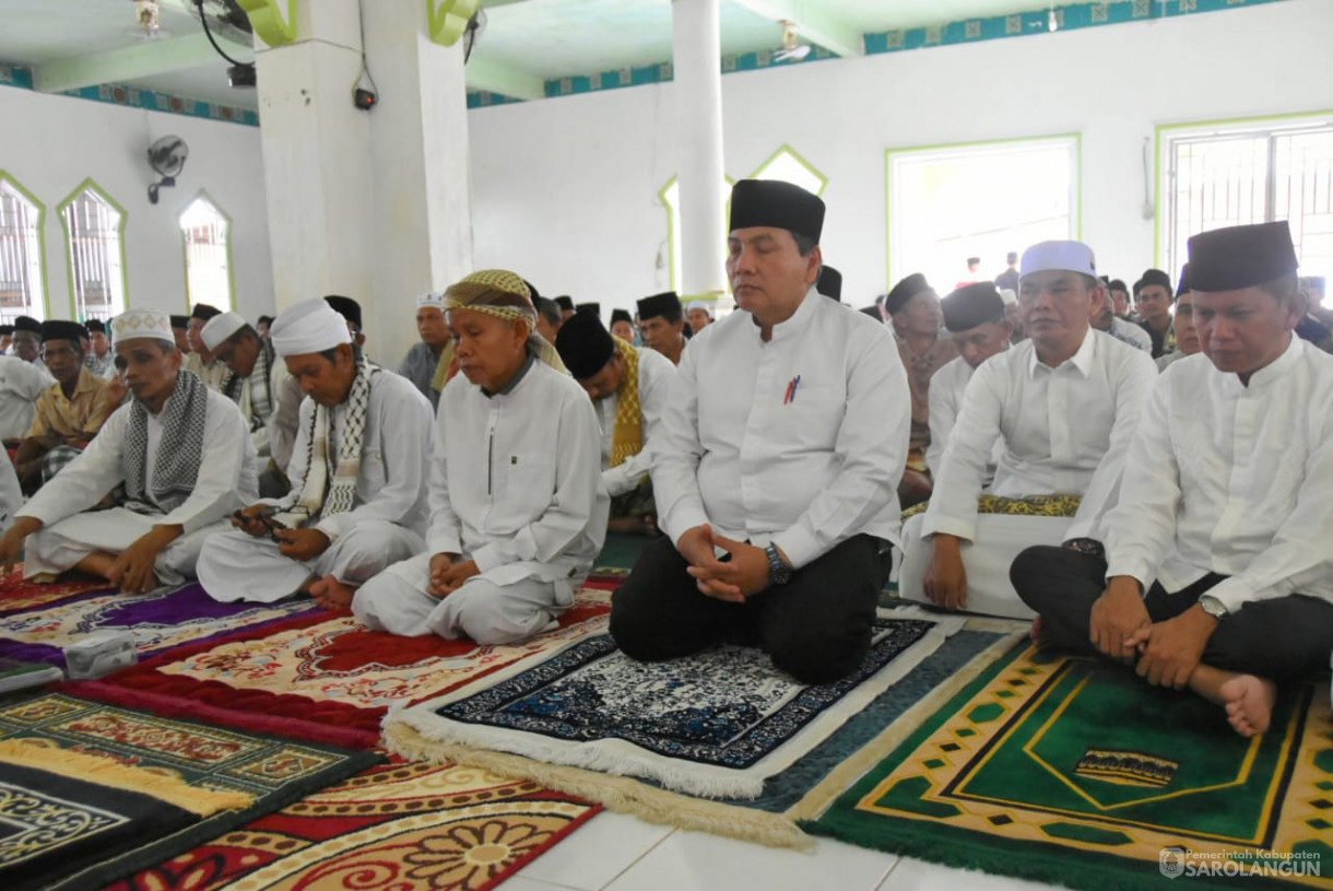 15 September 2023 - Penjabat Bupati Sarolangun Melaksanakan Jumling di Mashid Al Muawanah Desa Tanjung Kecamatan Bathin VIII