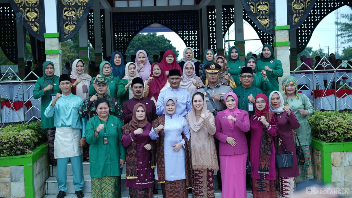 5 Mei 2026 Bupati Sarolangun Pimpin Upacara Peringatan Hari Pendidikan Nasional di Lapangan Gunung Kembang Sarolangun