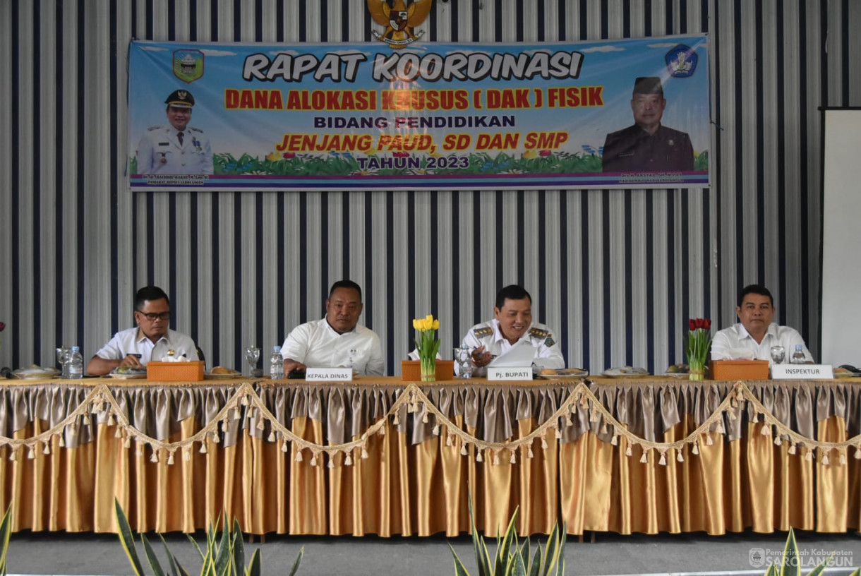 20 September 2023 - Penjabat Bupati Sarolangun Memimpin Rapat Koordinasi Dana Alokasi Khusus Fisik Bidang Pendidikan di Aula Dinas Pendidikan Sarolangun