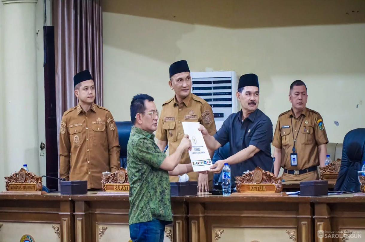 3 Agustus 2026 Rapat Paripurna Tingkat I Tahap II di Gedung DPRD Kabupaten Sarolangun dan Rapat Paripurna Laporan Pansus II dan Pansus III DPRD Kabupaten Sarolangun Terhadap PAD dan Aset Kabupaten Sarolangun