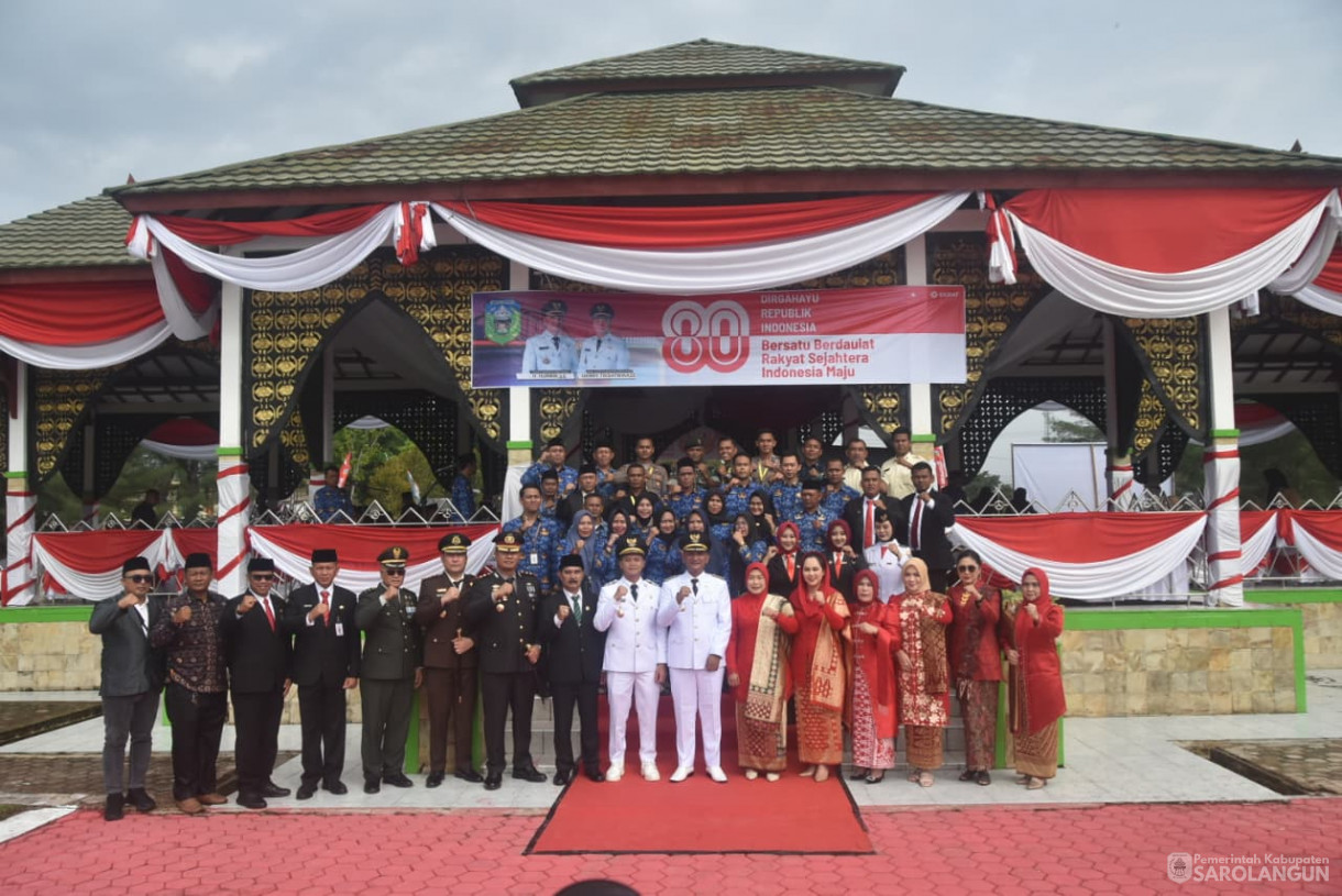 17 Agustus 2025&nbsp; Upacara Peringatan HUT RI ke 80 di Lapangan Gunung Kembang