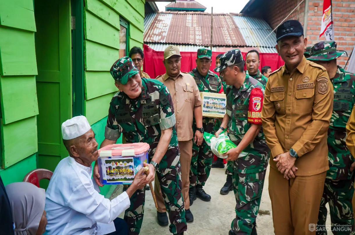 27 Juli 2026 Pemberian Paket Sembako dan Peninjauan&nbsp; Program Renovasi Rumah Tidak Layak Huni Bapak di Desa Lubuk Sayak Kecamatan Pelawan