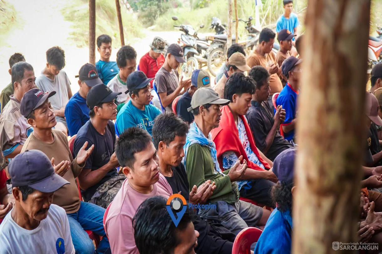 26 Agustus 2026 Momen Kebersamaan Bupati Sarolangun dengan Masyarakat Dusun Trans 3 Desa Sepintun Kecamatan Pauh