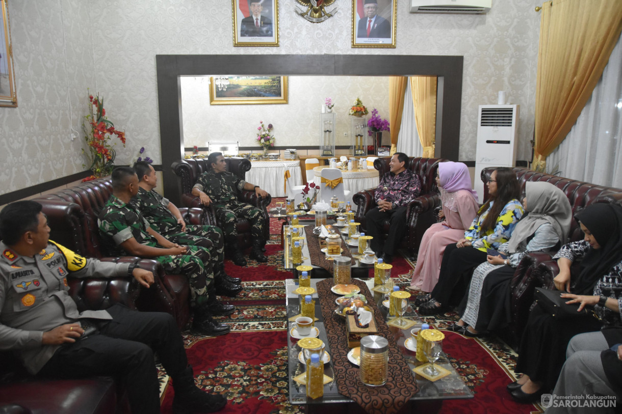 17 Januari 2024 - Menyambut Kedatangan Danrem 042 Garuda Putih Di Rumah Dinas Bupati Sarolangun