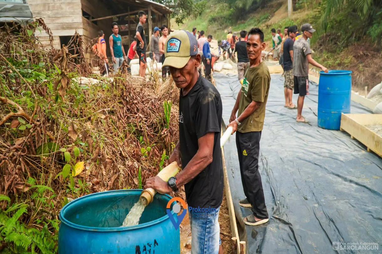 26 Agustus 2026 Gotong Royong Membangun Jalan Sepintun di Dusun Trans 3&nbsp; Bersama Bupati Sarolangun dan Masyarakat Dusun Trans 3 Desa Sepintun Kecamatan Pauh