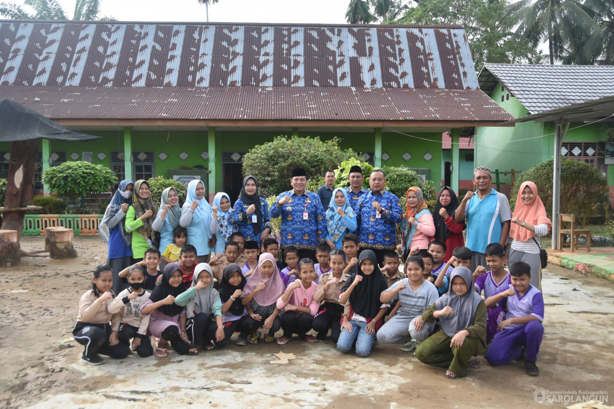 17 Januari 2024 - Meninjau Kondisi Sekolah Pasca Banjir Di Kecamatan Sarolangun