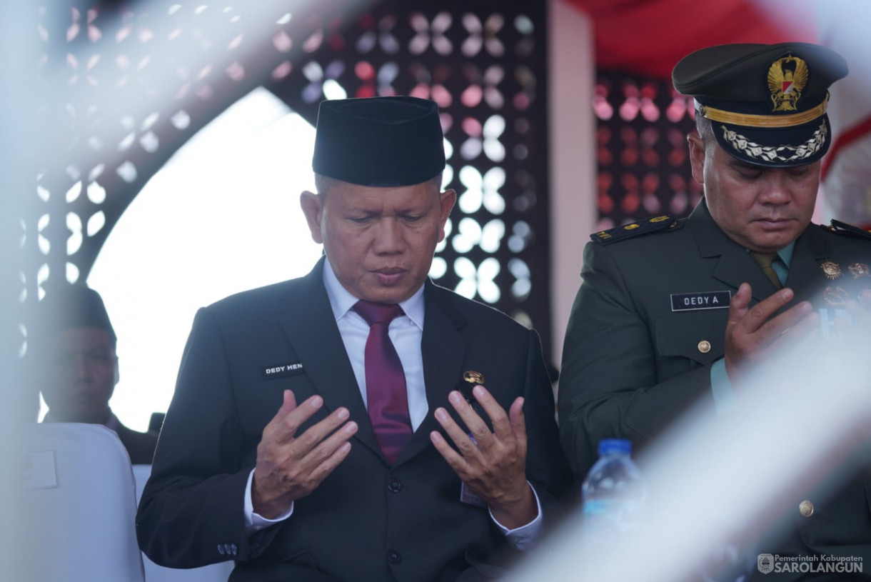17 Agustus 2025&nbsp; Upacara Penurunan Bendera Merah Putih Bertempat di lapangan Gunung Kembang
