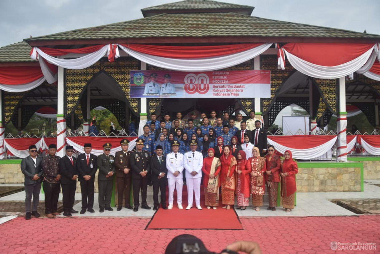 17 Agustus 2025&nbsp; Upacara Peringatan HUT RI ke 80 di Lapangan Gunung Kembang