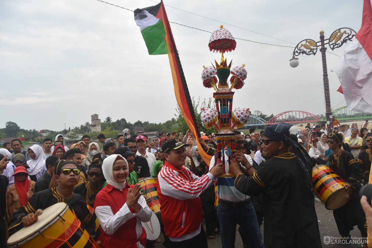 18 Agustus 2024 -&nbsp;Pawai Karnaval Memperingati HUT RI Ke 79, Bertempat di Depan Rumah Dinas Bupati Sarolangun