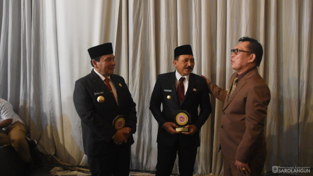 28 Juni 2024 - Penyerahan Tanda Penghargaan Program Percepatan Penurunan Stunting Berdasarkan Hasil Survei Kesehatan IndonesiaTahun 2023, Bertempat di Merapi Grand Ballroom PRPP Jawa Tengah