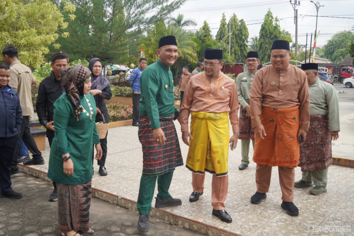 &nbsp;Bupati Sarolangun Serta Ketua TP PKK Kabupaten Sarolangun Menghadiri Rapat Paripurna Dalam Rangka HUT Kab.Batang Hari Yang Ke 77