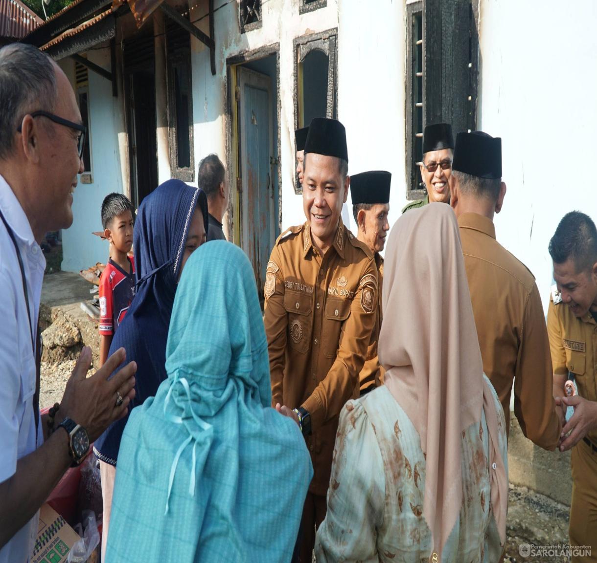19 Mei 2026 Penyerahan Bantuan untuk Korban Terdampak Kebakaran di samping SMKN 4 Sarolangun