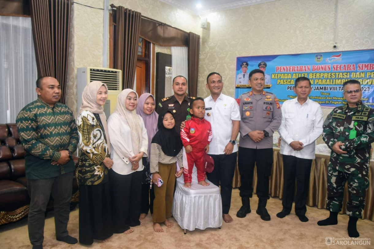 18 Juni 2025 - Penyerahan Bonus Secara Simbolis Kepada Atlet Berprestasi dan Pelatih Pasca Pekan Paralimpik Provinsi&nbsp;