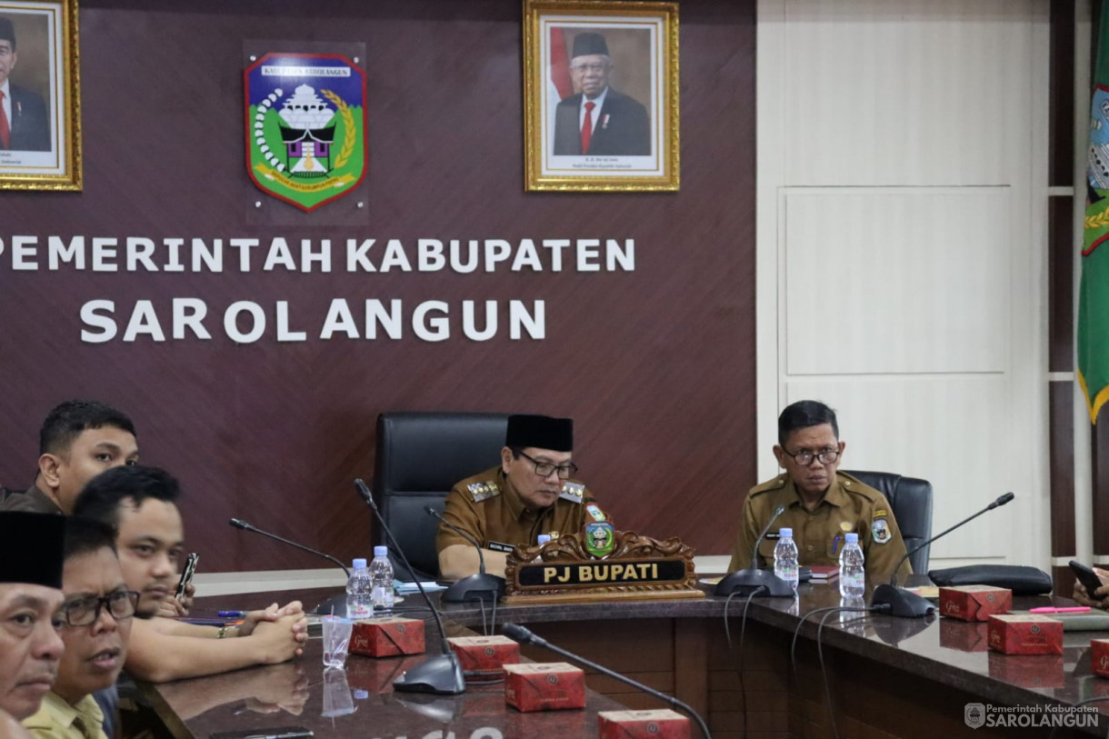 15 Januari 2024 - Rapat TPID Via Zoom Meeting Di Ruang Pola Utama Kantor Bupati Sarolangun