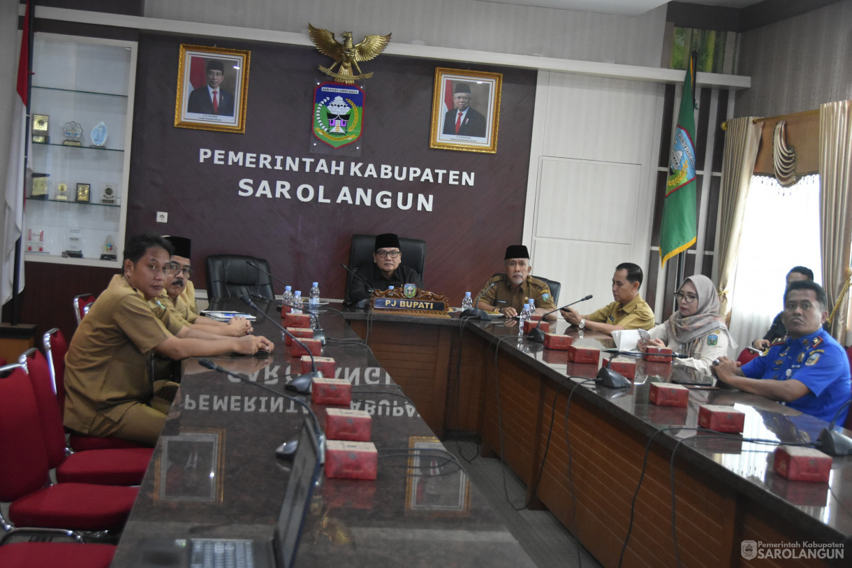 12 Desember 2023 - Peringatan Hari Antikorupsi Sedunia 2023 Sinergi Berantas Korupsi, Untuk Indonesia Maju Via Zoom Meeting Di Ruang Pola Utama Kantor Bupati Sarolangun