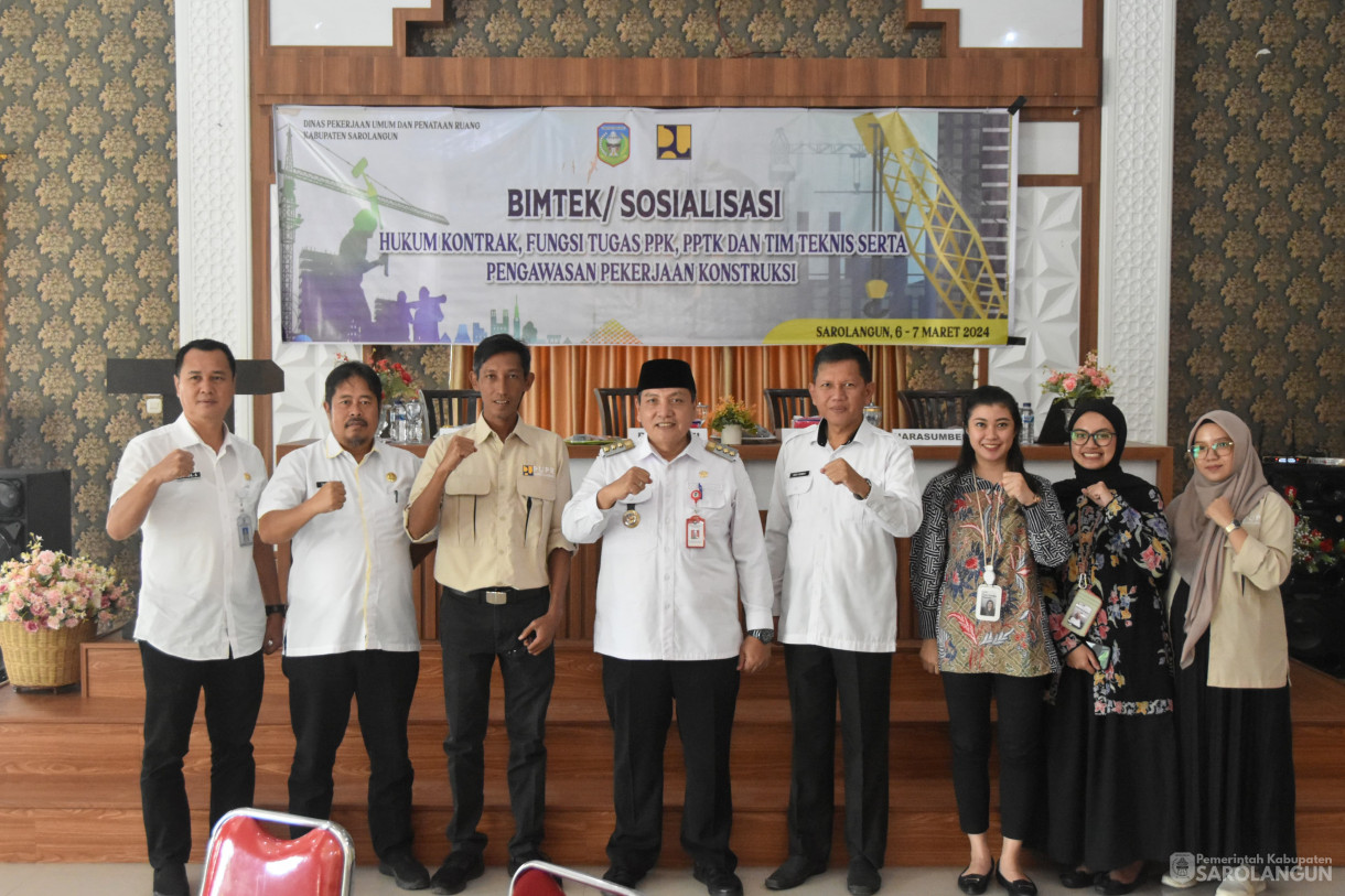 6 Maret 2024 – Bimtek Dan Sosialisasi Hukum Kontrak, Fungsi Tugas PPK, PPTK, Dan Tim Teknis Serta Pengawasan Pekerjaan Konstruksi Di Aula Golden Hotel Sarolangun