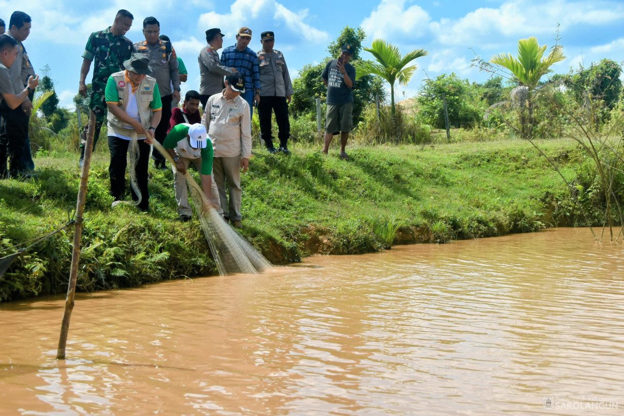 12 Juni 2024 - Meninjau Kolam Ikan Di Desa Monti Kecamatan Limun