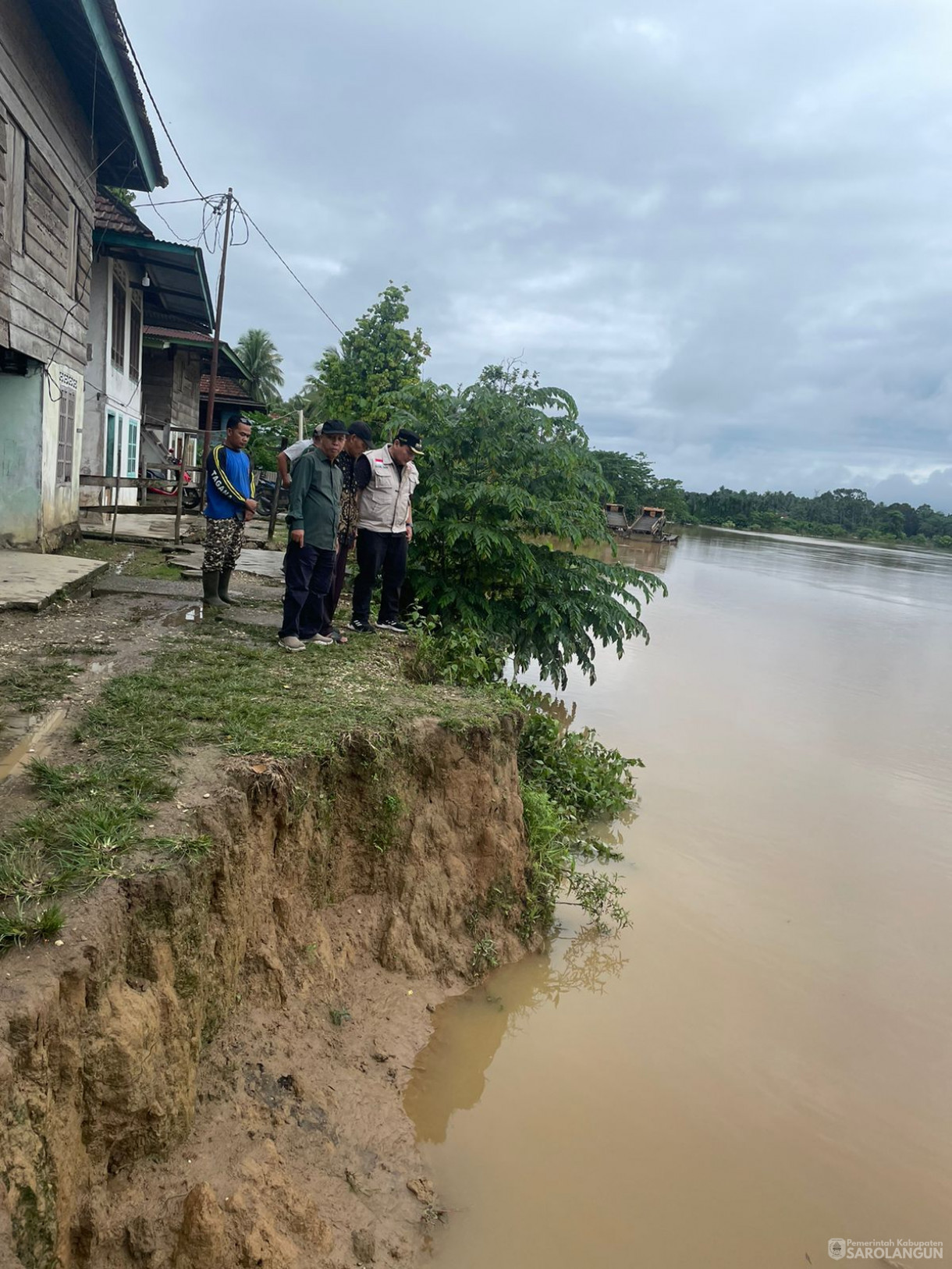 30 Desember 2023 - Meninjau Lokasi Terdampak Banjir Di Desa Baru, Desa Bernai Kecamatan Sarolangun, Dan Desa Teluk Kecimbung Kecamatan Bathin VIII