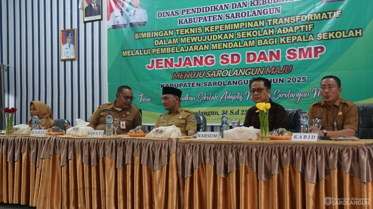 22 Juli 2025 - Bupati Sarolangun Membuka Langsung Kegiatan Bimtek Kepemimpinan Transformatif, dalam Mewujudkan Sekolah Adaptif Melalui Pembelajaran Mendalam Bagi Kepala Sekolah Jenjang SD dan SMP