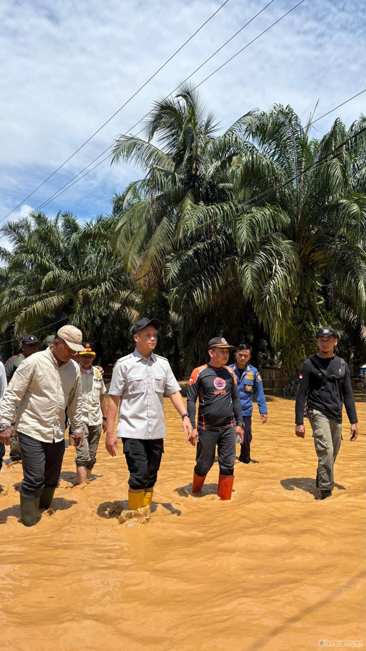 26 April 2026 Wakil Bupati Sarolangun meninjau ke sejumlah titik di kecamatan yang terdampak banjir akibat kenaikan debit air sungai, diantaranya Teluk kecimbung, Pulau Buayo, Desa baru panti dan Bernai dalam
