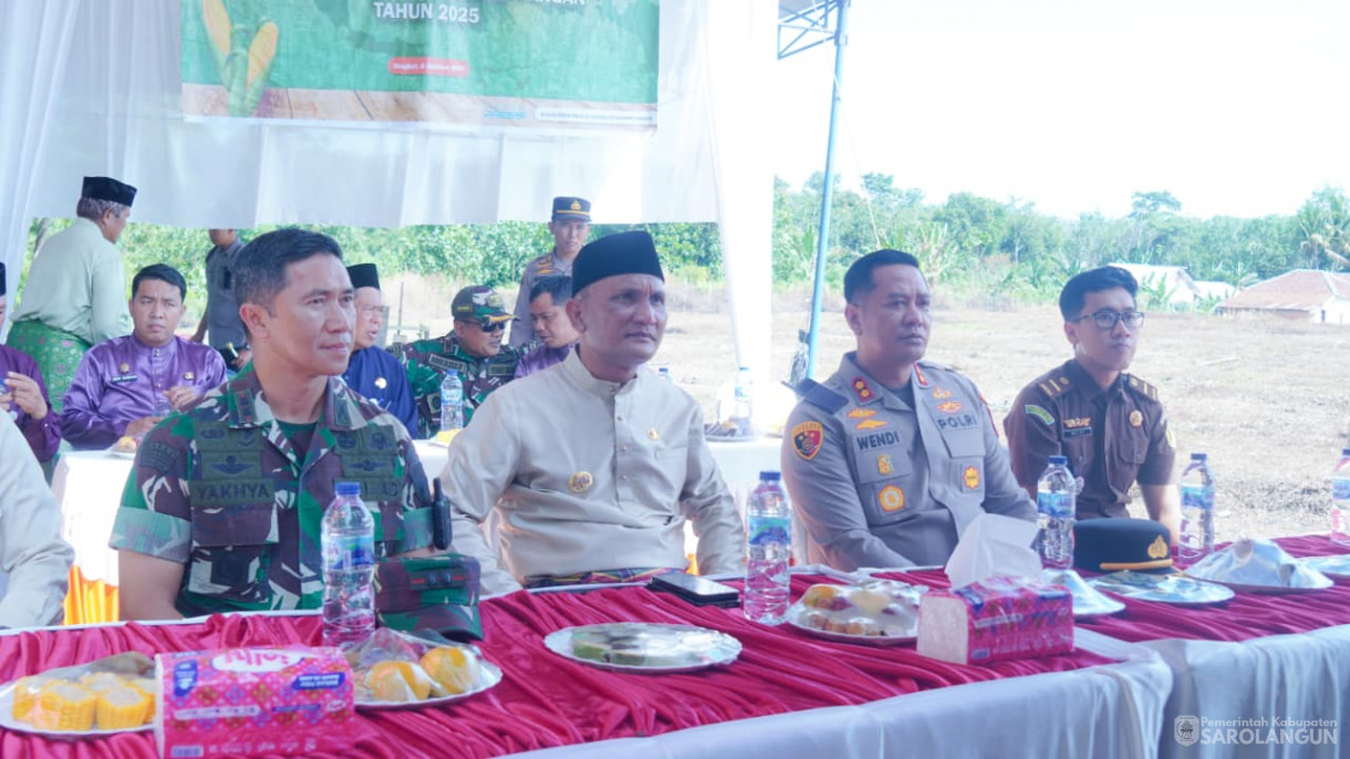 8 Oktober 2025 Bupati Sarolangun bersama Forkopimda Sarolangun Lakukan Penanaman Jagung Serentak Kuartal IV