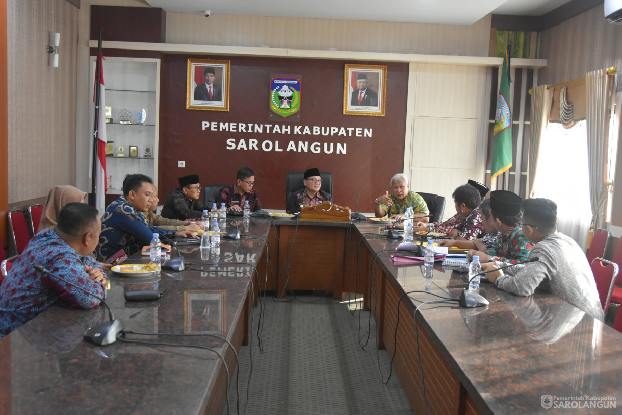 1 Februari 2024 - Rapat Membahas Tentang Belanja Tidak Terduga Di Ruang Pola Utama Kantor Bupati Sarolangun