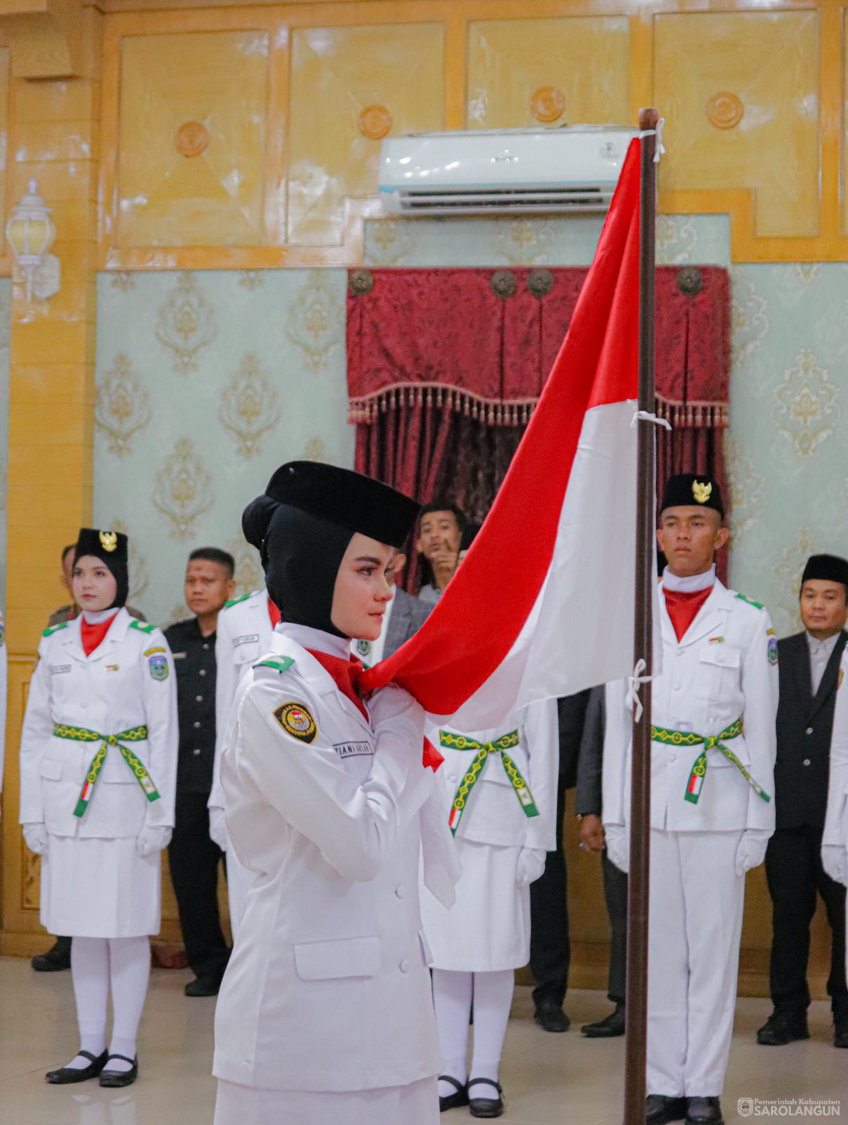 15 Agustus 2024 -&nbsp;Pengukuhan Pasukan Pengibar Bendera Pusaka, Bertempat di Aula Utama Kantor Bupati Sarolangun