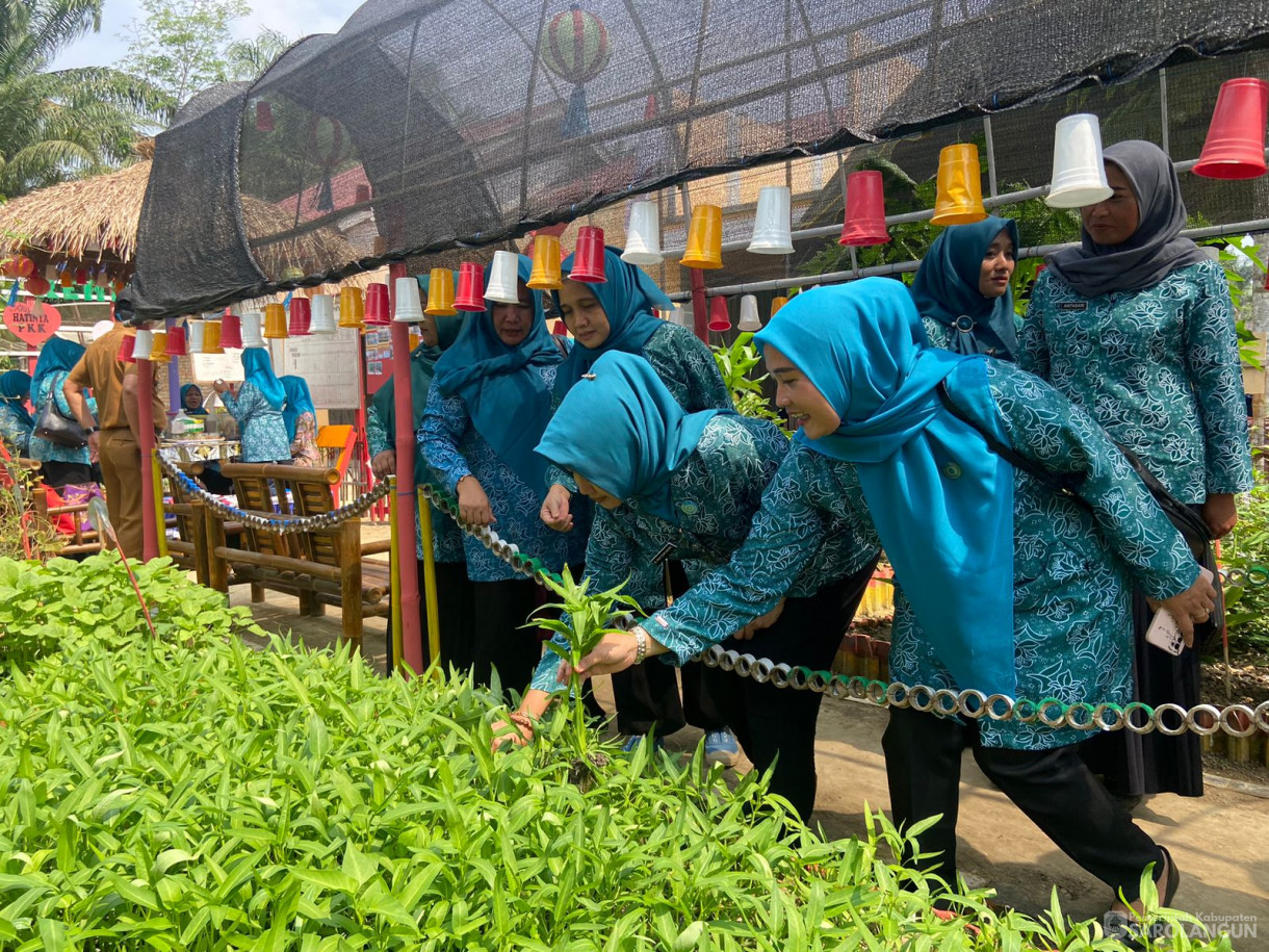 Jum’at, 29 September 2023,&nbsp;Kegiatan Ibu Penjabat Bupati Sarolangun meninjau dasawisma di 5 dusun di desa Pematang Kabau kecamatan Air Hitam. Desa yg terpilih mengikuti lomba dasawisma&nbsp; di tingkat kabupaten Sarolangun