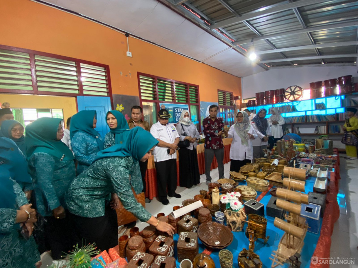 Rabu,06 September 2023 - Ibu Penjabat Bupati Sarolangun Melaksanakan Peninjauan Lokus KKS bersama Tim Pusat Beserta Pembina dan Forum KKS di Kabupaten Sarolangun