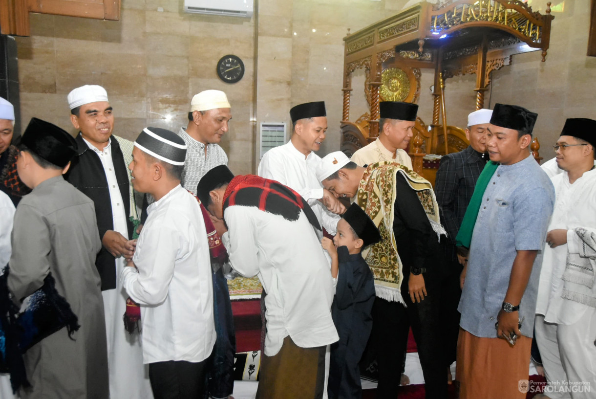 6 Juni 2025 -&nbsp;Sholat Idul Adha dan Penyerahan Sapi Kurban dari Bapak Presiden RI Bapak Prabowo Subianto kepada Panitia Qurban Masjid Assulthon Sarolangun