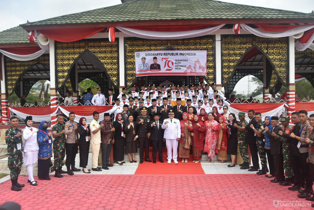 17 Agustus 2024 - Upacara Pengibaran Bendera Merah Putih Dalam Rangka HUT RI Ke 79, Bertempat di Lapangan Gunung Kembang Sarolangun