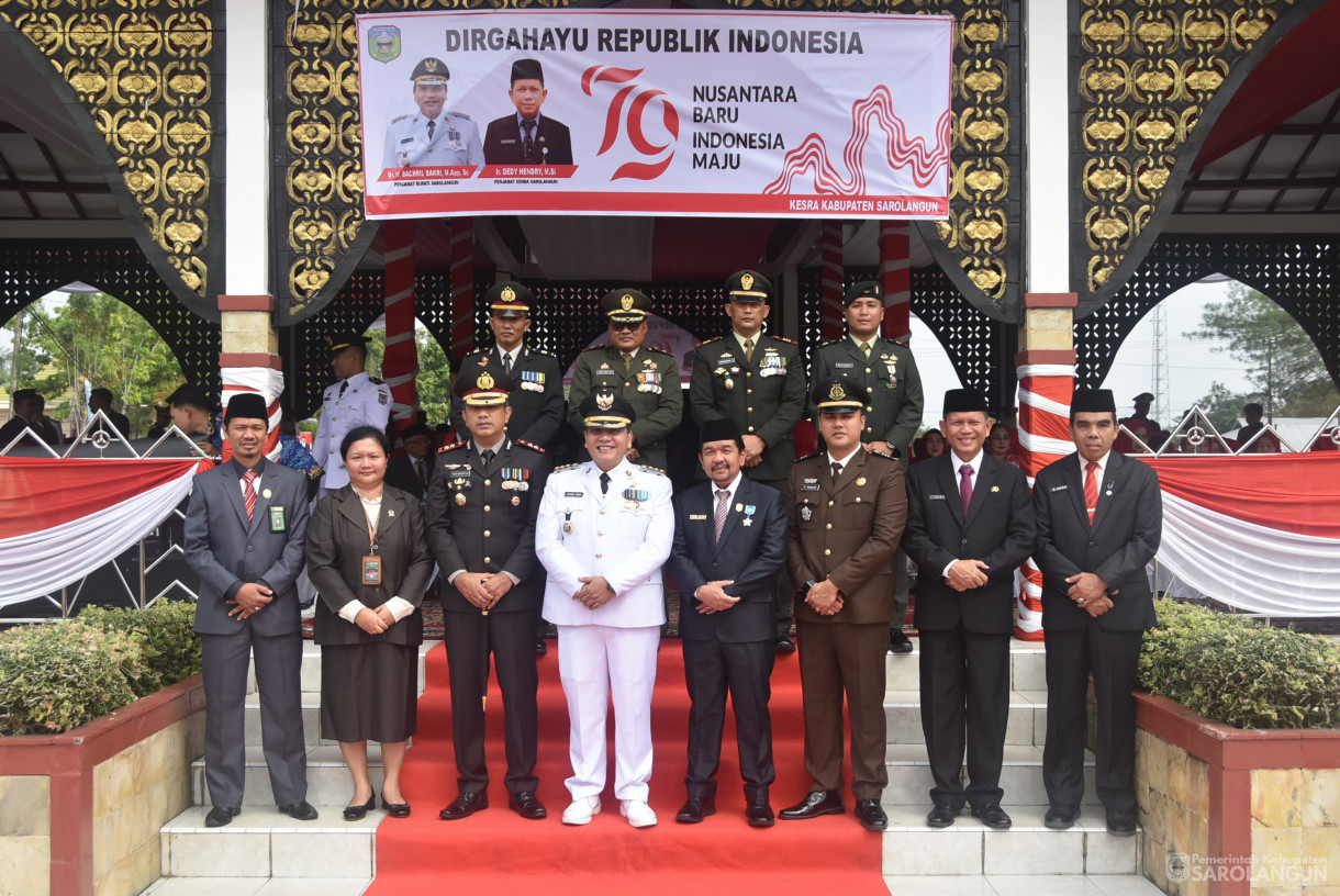 17 Agustus 2024 - Upacara Pengibaran Bendera Merah Putih Dalam Rangka HUT RI Ke 79, Bertempat di Lapangan Gunung Kembang Sarolangun