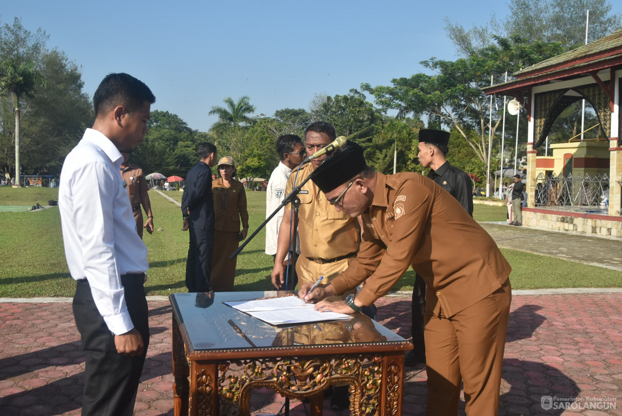 21 Juli 2025 -&nbsp;Penyerahan SK PPPK Tahap I Tahun 2024