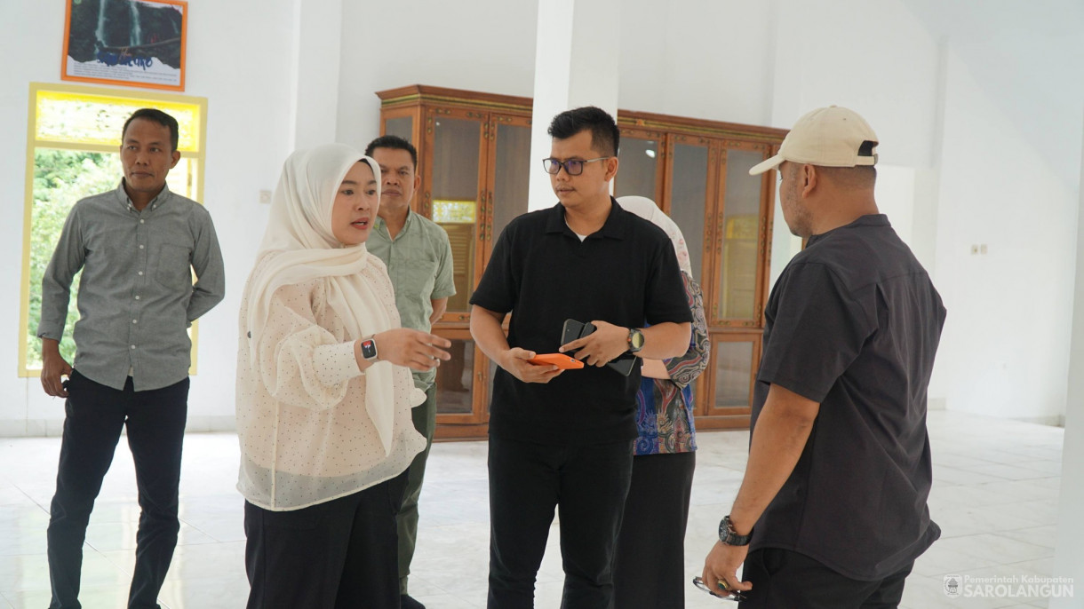 9 April 2026 Ketua Dekranasda Kabupaten Sarolangun meninjau Anjungan Sarolangun untuk persiapan pembukaan Jambi Festival Elok Nian