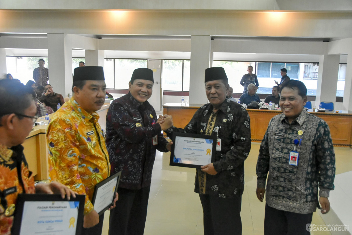 30 Mei 2024 - Penilaian Kinerja Upaya Percepatan Penurunan Stunting Kabupaten Kota Provinsi Jambi Tahun 2024 Di Ruang Sepucuk Jambi Sembilan Lurah Kantor Bappeda Provin