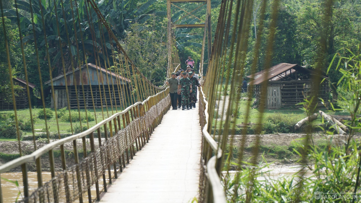 5 Mei 2026 Bupati Sarolangun mendampingi Danrem 042 Gapu Lakukan Peninjauan Sejumlah Lokasi Pembangunan Infrastruktur dan Fasilitas Umum di Wilayah Koramil 420 02 Limun