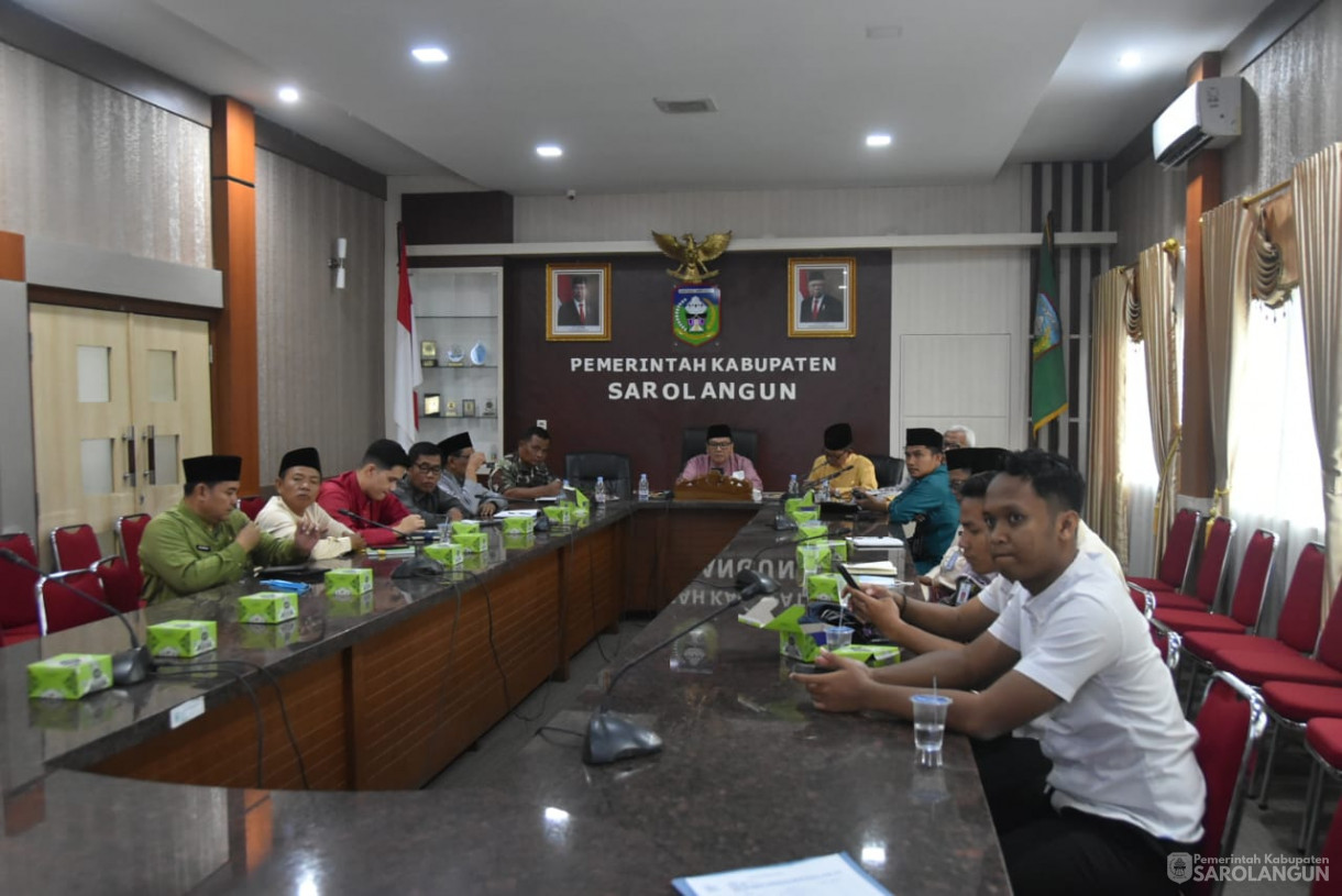 9 Oktober 2023 - Penjabat Bupati Sarolangun Menghadiri Rapat TPID di Ruang Pola Utama Kantor Bupati Sarolangun