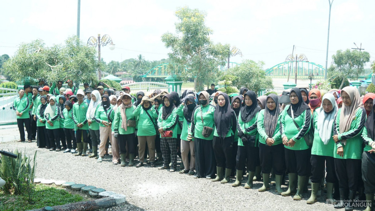 13 Maret 2026&nbsp;Penyerahan Sembako kepada PHL Dinas Lingkungan Hidup