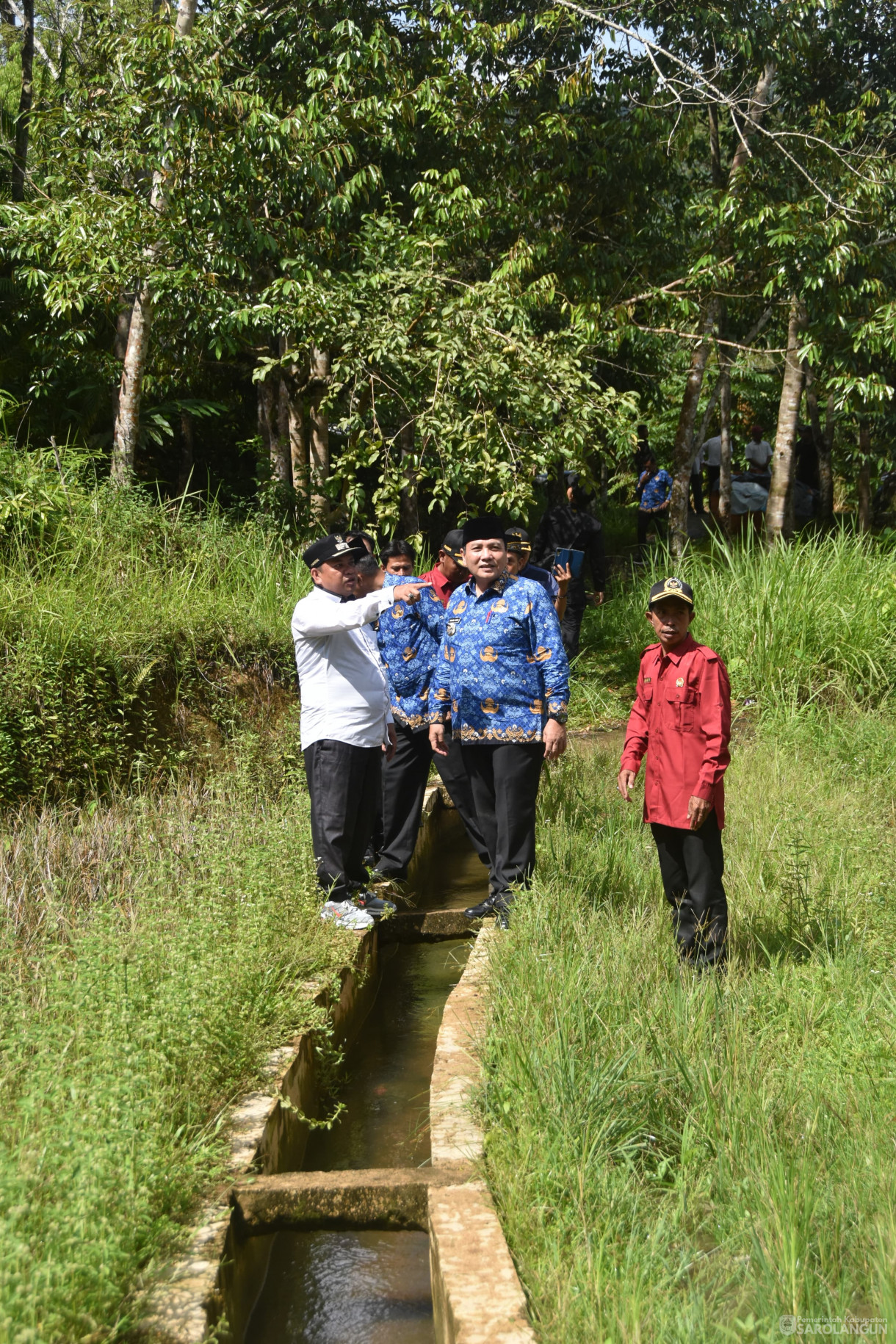 17 April 2024 - Meninjau Saluran Irigasi Di Desa Sei Baung Kecamatan Batang Asai