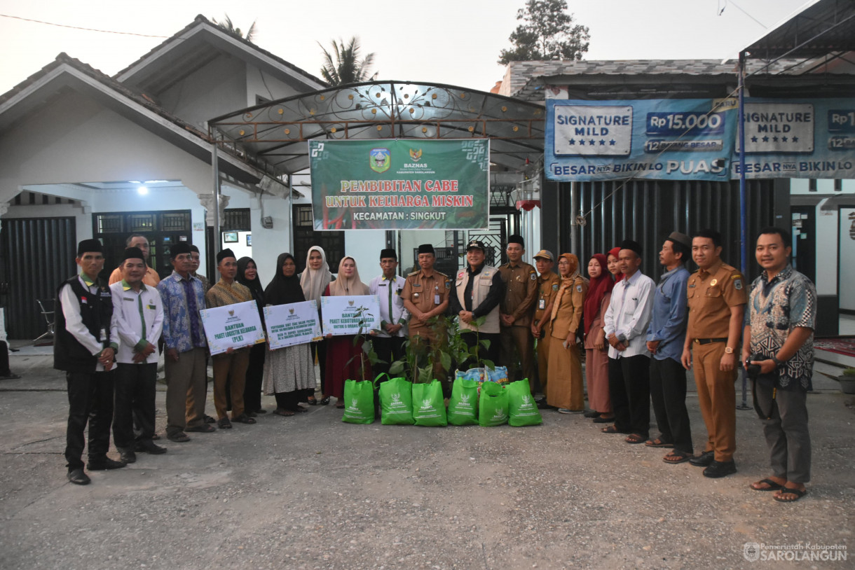 22 Juli 2024 -&nbsp;Penyerahan Bantuan Bibit Cabe, Bantuan Logistik Kemiskinan Ekstrim, Bantuan Sembako Untuk Muallaf, Bertempat di Desa Payo Lebar Kecamatan Singkut