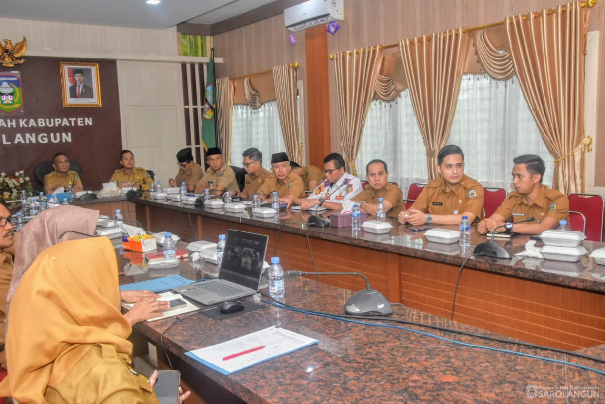2 September 2025&nbsp; Zoom Meeting Dengan Mendagri Mengenai Kondisi Terkini dan Rakor Pengendalian Inflasi Daerah di Ruang Pola Utama Kantor Bupati Sarolangun