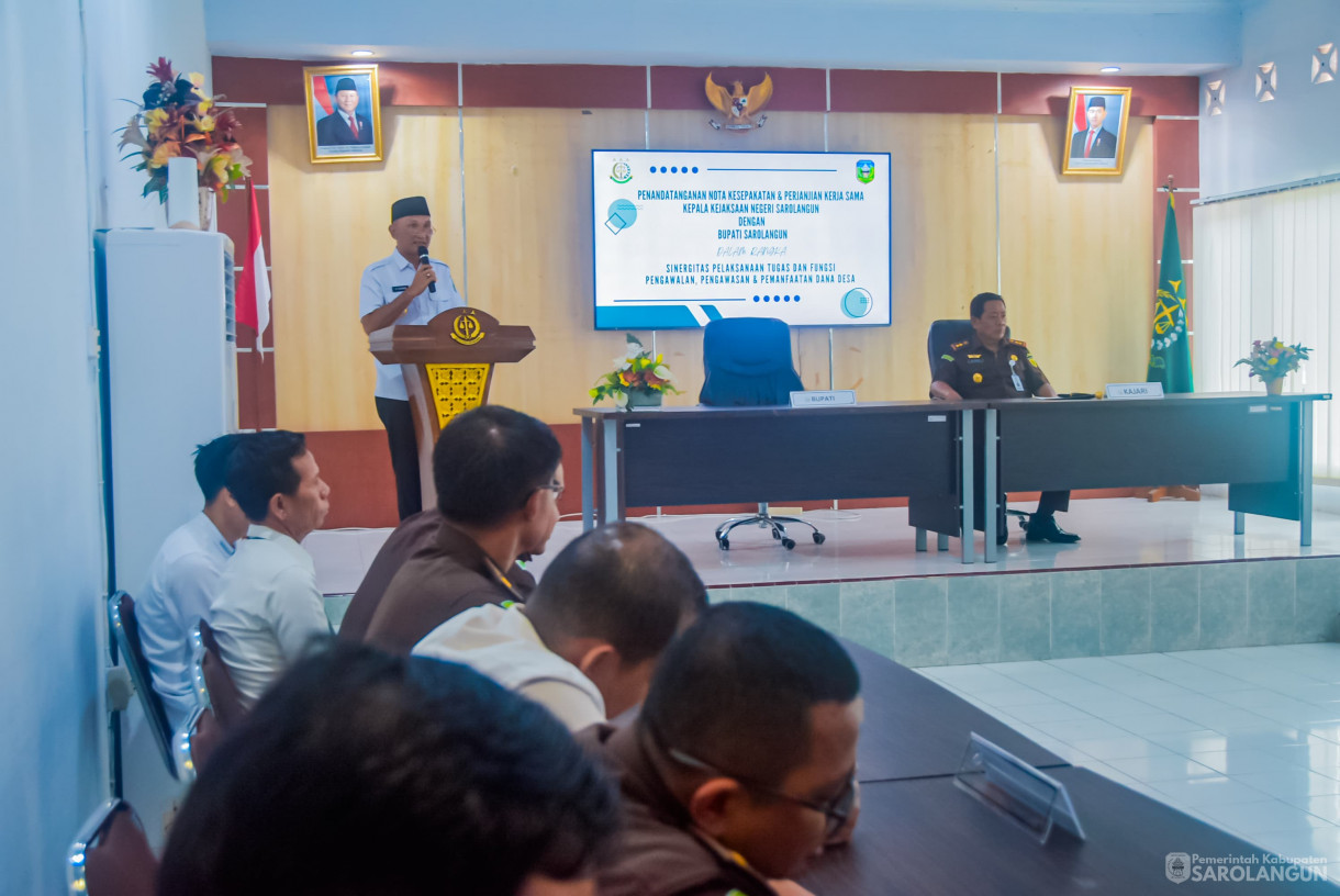 26 Maret 2025 - Penandatanganan Nota Kesepakatan dan Perjanjian Kerjasama Kepala Kejaksaan Negeri Sarolangun Dengan Bupati Sarolangun Dalam Rangka Sinergitas Pelaksanaan Tugas Dan Fungsi Pengawalan, Pengawasan dan Pemanfaatan Dana Desa di Aula Kejaksaa