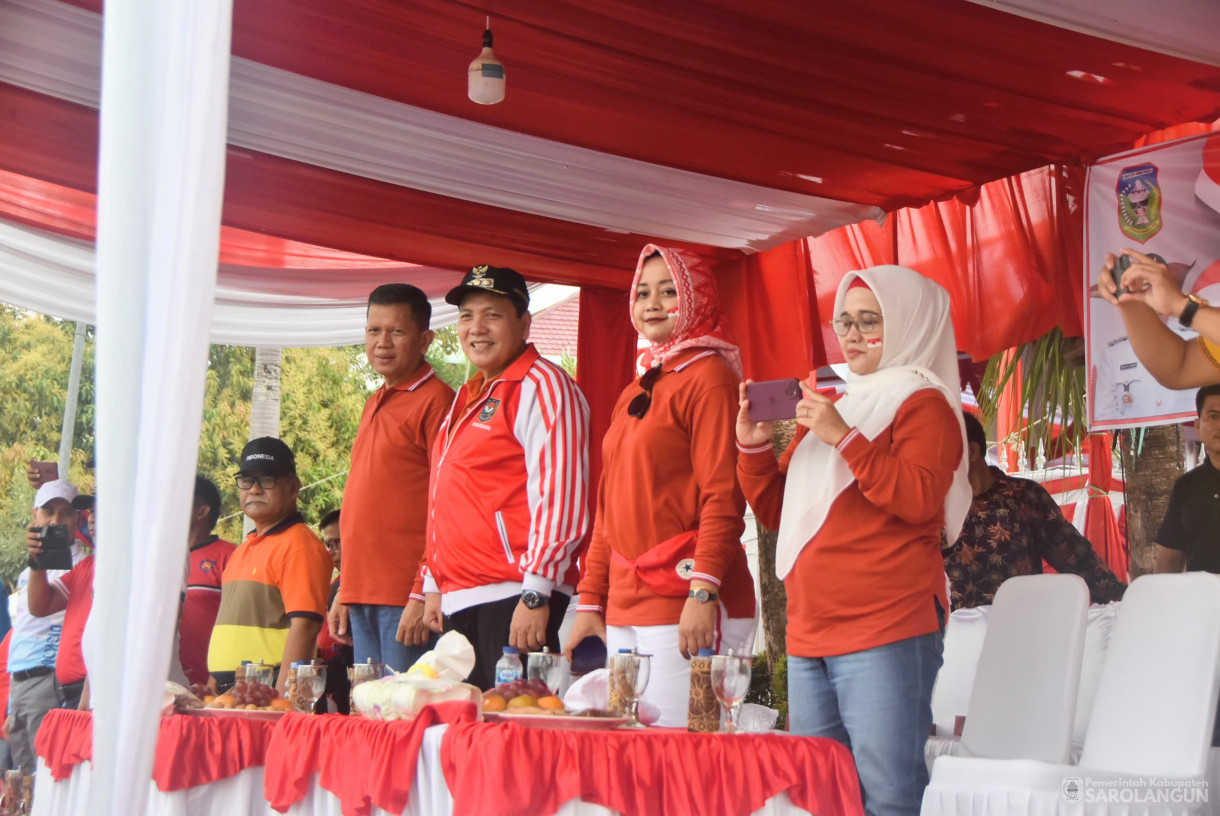 15 Agustus 2024 -&nbsp;Kegiatan Gerak Jalan Memperingati Hari Kemerdekaan RI Ke 79, Bertempat di Depan Rumah Dinas Bupati Sarolangun