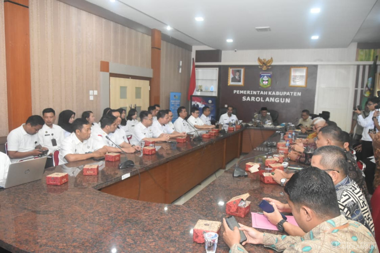 Penandatanganan Kerjasama Antara Pemerintah Kabupaten Sarolangun dengan Kantor Wilayah Direktorat Jenderal Imigrasi Jambi