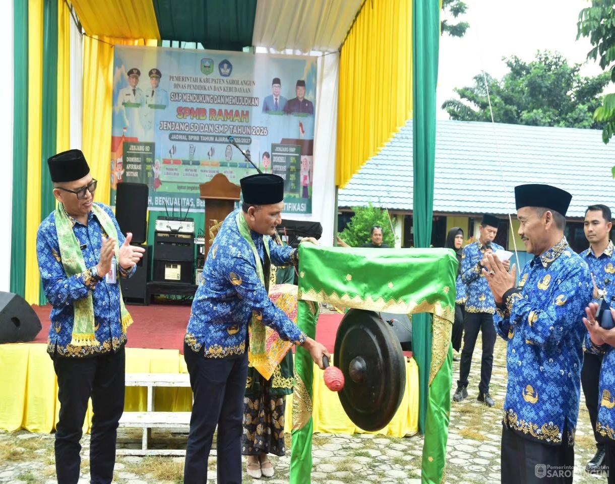 17 Juni 2026 Bupati Sarolangun Menghadiri Acara Launching Sistem Penerima Murid Baru&nbsp; Tahun ajaran 2026 2027 di SMPN 36 Sarolangun