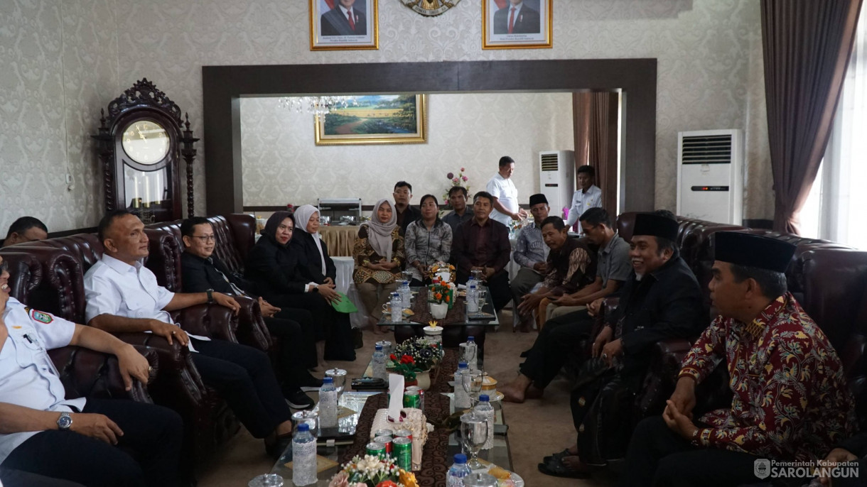 6 Mei 2026 Audiensi dengan Forum Kerukunan Umat Beragama Kabupaten Sarolangun dengan Bupati Sarolangun di Rumah Dinas Bupati Sarolangun