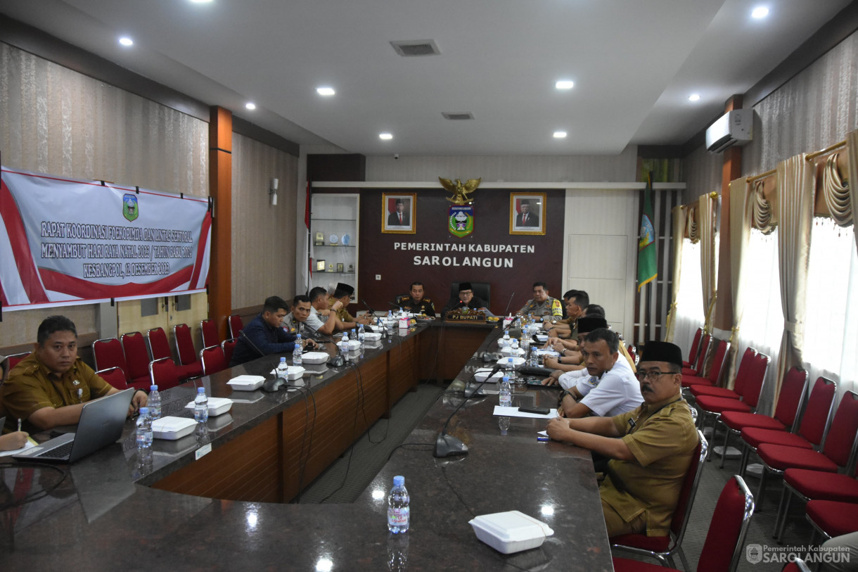 12 Desember 2023 - Rapat Forkopimda Persiapan Natal Dan Tahun Baru Di Ruang Pola Utama Kantor Bupati Sarolangun