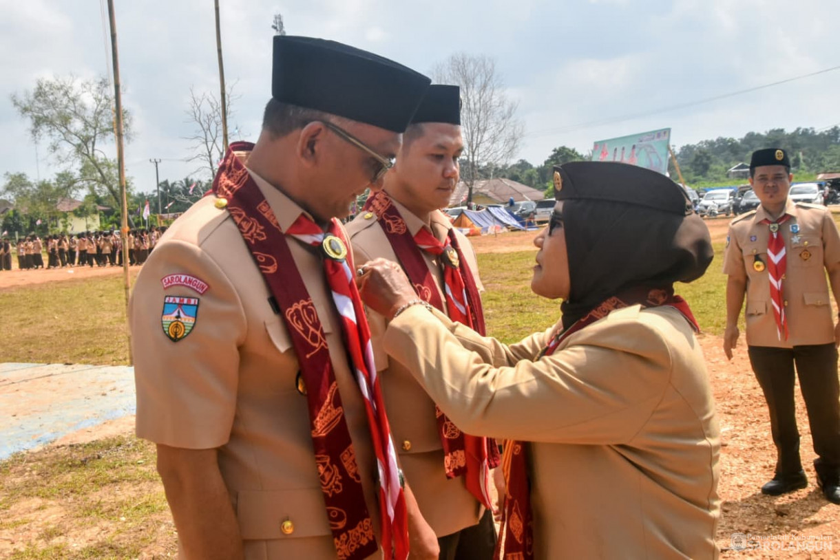 25 September 2025&nbsp; Apel Besar Hari Pramuka Ke 64 Tahun 2025 Tingkat Kwartir Cabang Sarolangun di Lapangan Belakang Kantor Camat Mandiangin