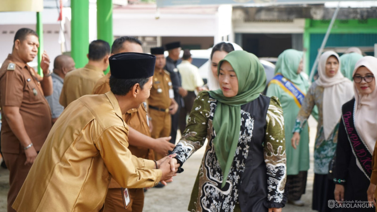 14 Juli 2025 - Pj Sekda Kabupaten Sarolangun Membuka Kegiatan Penguatan Transisi PAUD Ke SD Masa Transisi Masa Pengenalan Lingkungan Sekolah Ramah Tahun 2025 di SD 57 Sungai Benteng Kecamatan Singkut
